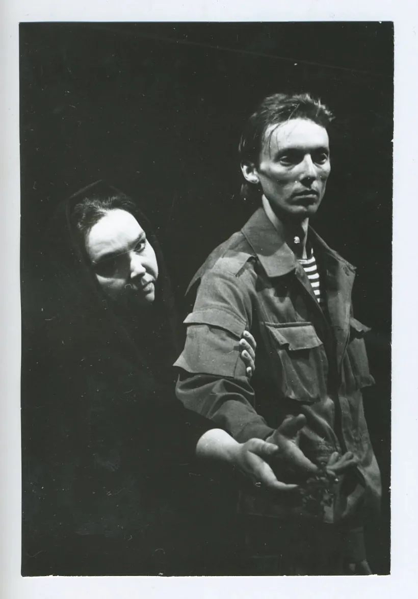 Aktor Viačaslaŭ Paŭliuć i Zaslužananaja artystka Bielarusi Natallia Kačatkova ŭ spiektakli «Cynkavyja chlopčyki»  Aktor Viačaslaŭ Paŭliuć i Zaslužananaja artystka Bielarusi Natallia Kačatkova ŭ spiektakli «Cynkavyja chlopčyki»