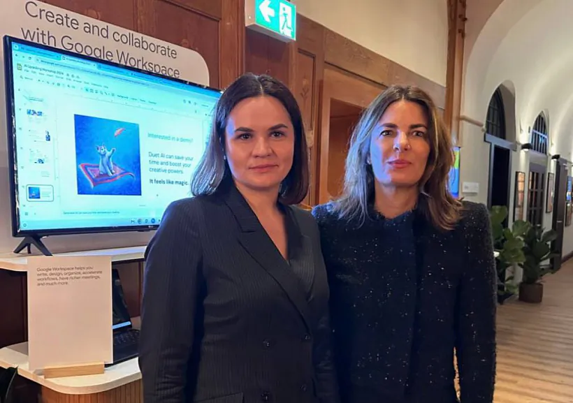 Sviatłana Cichanoŭskaja na sustrečy z vice-prezidentkaj «Google» Anete Kreber-Ryl Sviatłana Cichanoŭskaja na sustrečy z vice-prezidentkaj «Google» Anete Kreber-Ryl