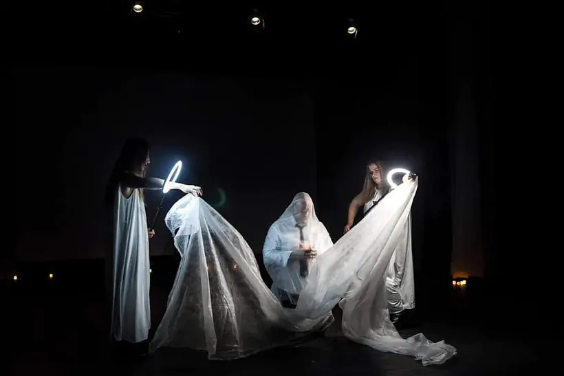 Scena sa spiektaklia 3@mova