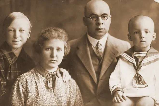 Zmicier Žylunovič, jaho žonka Nadzieja i dzieci — Halina i Andrej Zmicier Žylunovič, jaho žonka Nadzieja i dzieci — Halina i Andrej