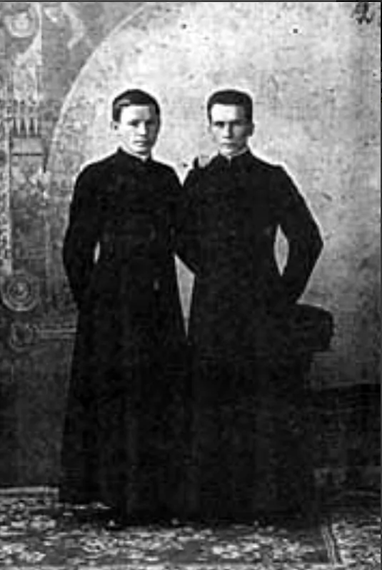 Ksiondz Viktar Šutovič (zlieva) z siabram Ksiondz Viktar Šutovič (zlieva) z siabram