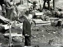 Леанід Побаль на раскопках Менску.jpg Леанід Побаль на раскопках Менску.jpg