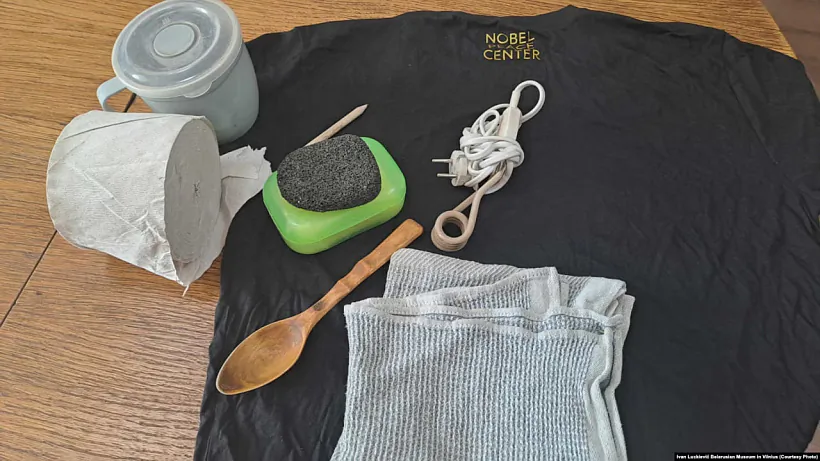 Turemnyja rečy Nobelieŭskaha liaŭreata Aliesia Bialiackaha ŭ Vilienskim muziei imia Ivana Luckieviča