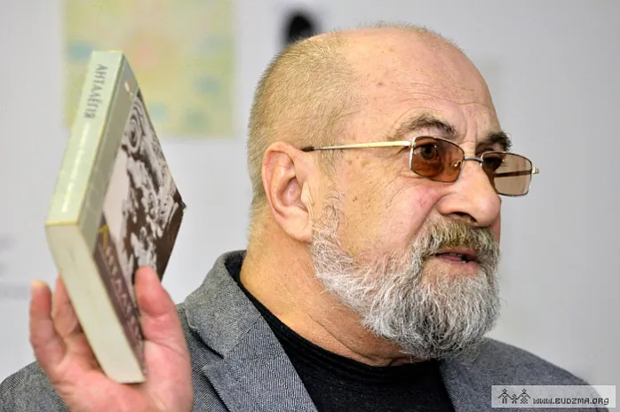 Валянцін Акудовіч