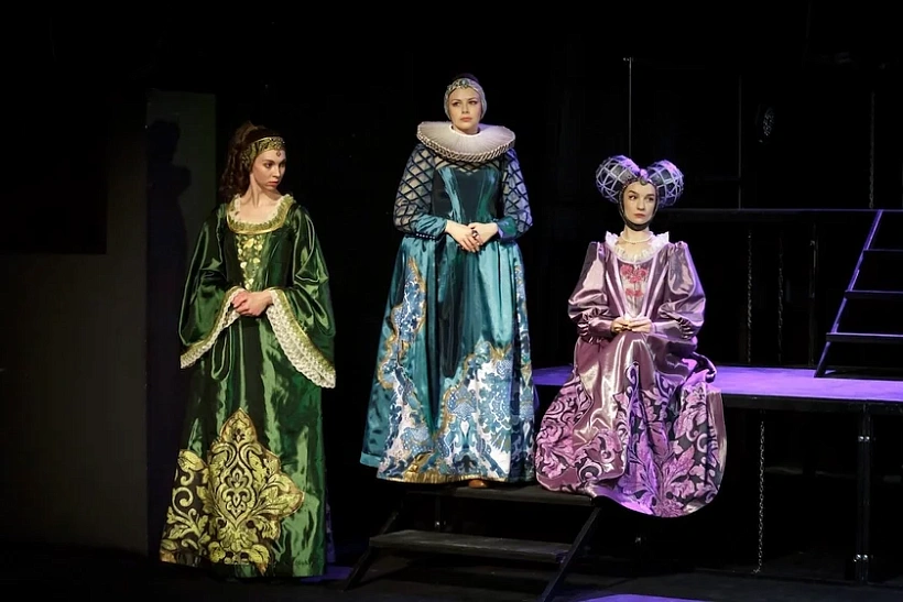 Scena sa spiektaklia «Laddzia rospačy»