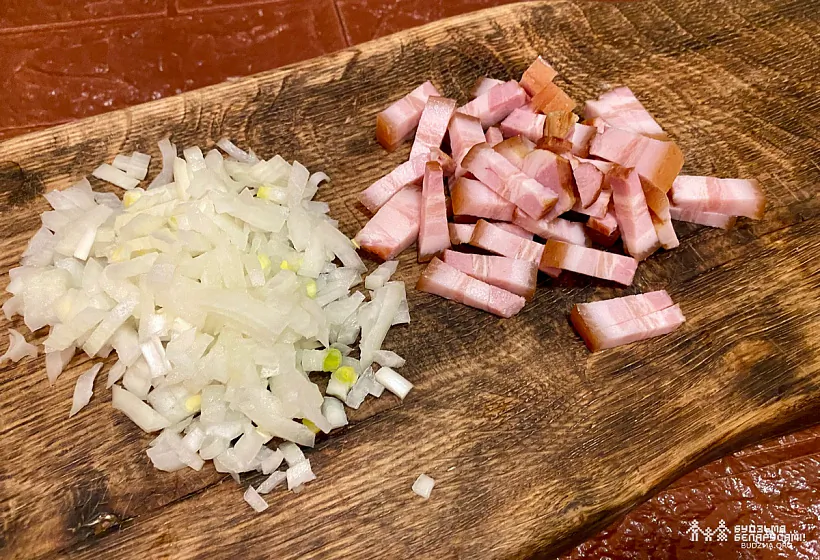 Narezanyja cybulia i hrudzinka