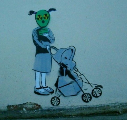 Дзмітрый DREAM, “Дзеці Чарнобыля”, Мінск, 2010, стэнсіл.