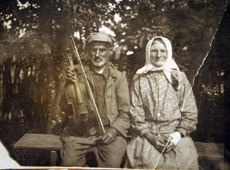 Бацька і маці Адама Русака