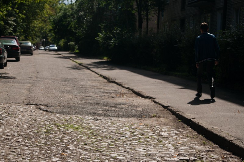 Брукаваны пас на вуліцы Міра ў занёманскай частцы горада