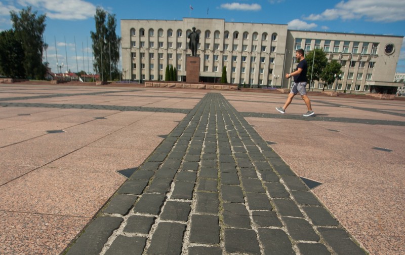 7. Брук каля вечнага агня ў парку Жылібера (3)