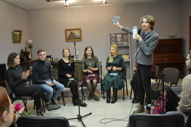Злева направа: Вера Філенка, Сяргей Шаматульскі, Аліна Длатоўская, Ніна Лістота, Зараслава Камінская, Юля Цімафеева, Алена Казлова 