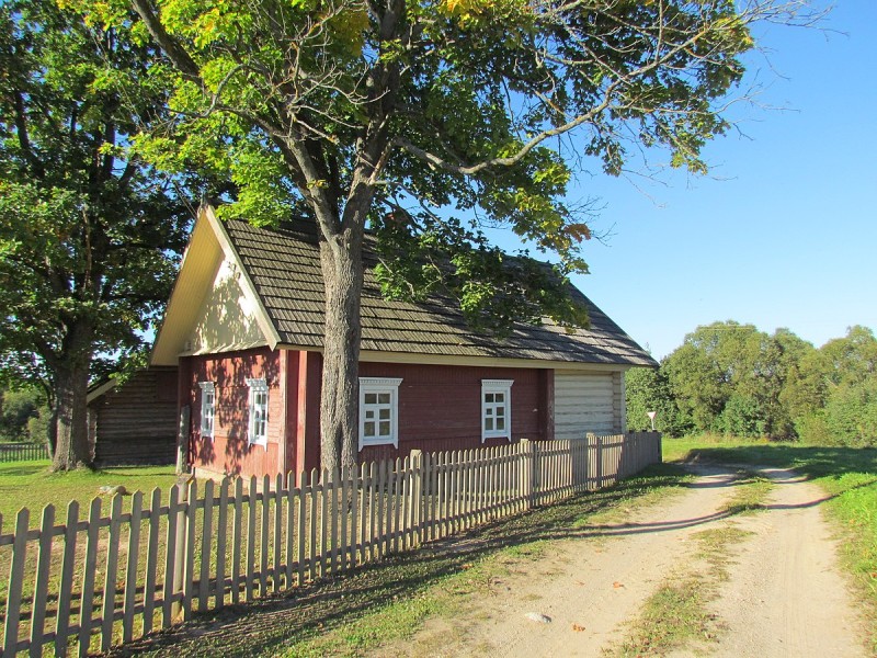 1200px-Byčki_siadziba_V._Bykava